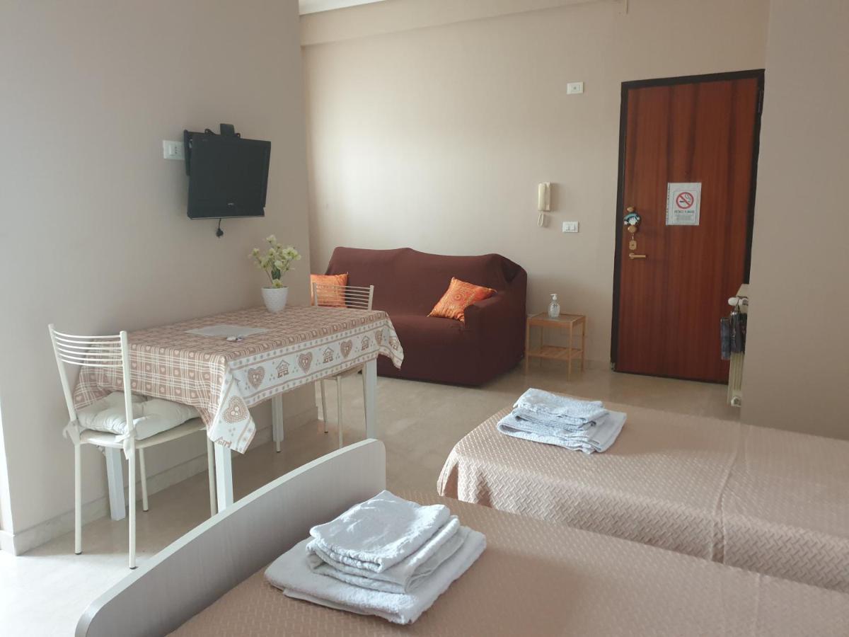 A "Casa Inn-Centro" Monolocale คาตาเนีย ภายนอก รูปภาพ